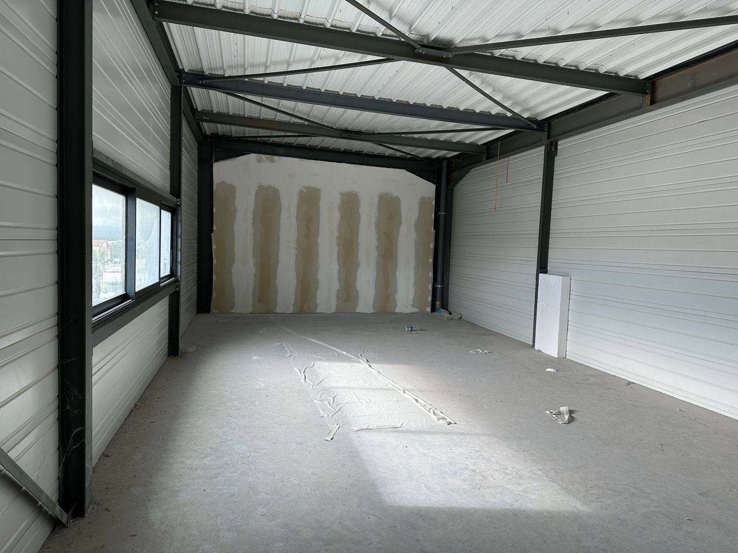 bureau de 150m², Puget-sur Argens (Var)