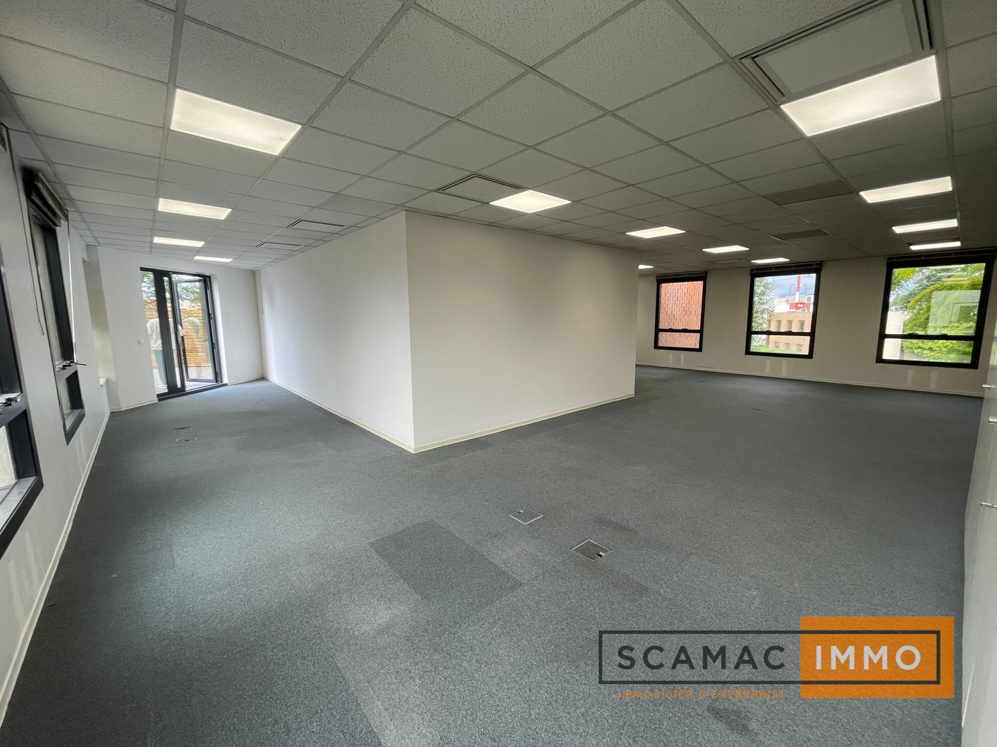bureau de 110m², Massy (Essonne)