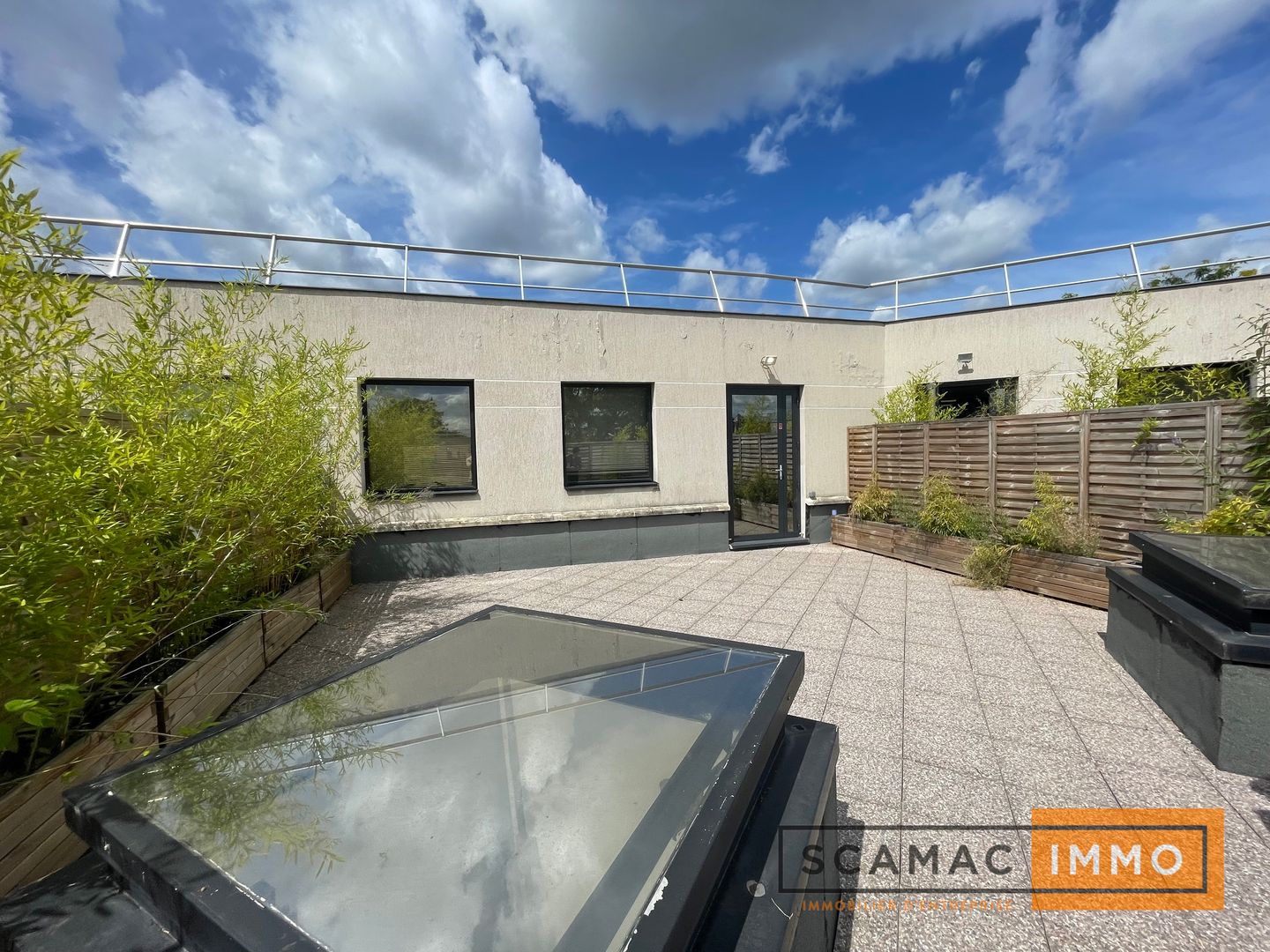 bureau de 164m², Massy (Essonne)