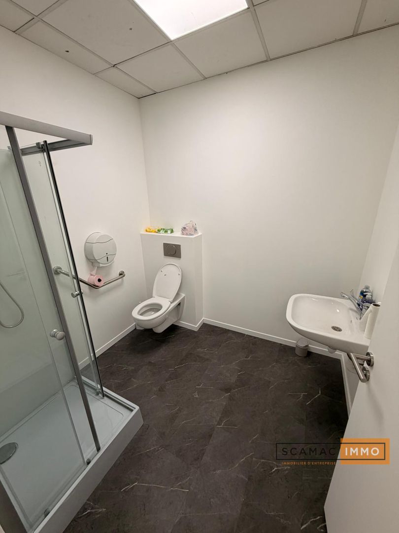 local d'activités de 250m², Massy (Essonne)