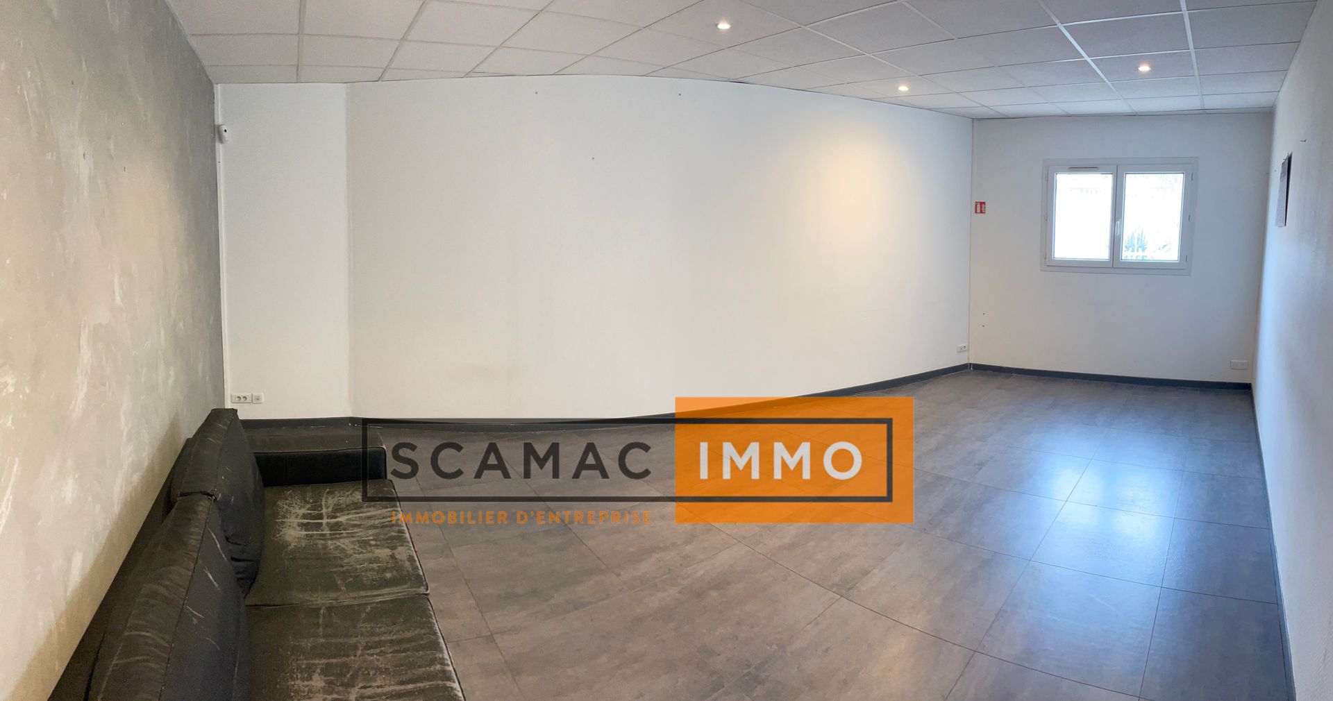 local d'activités de 135m², Marseille 12 (Bouches-du-Rhône)