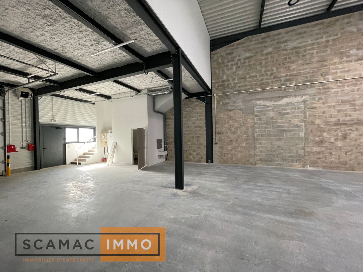 local d'activités de 270m², Lieusaint (Seine-et-Marne)