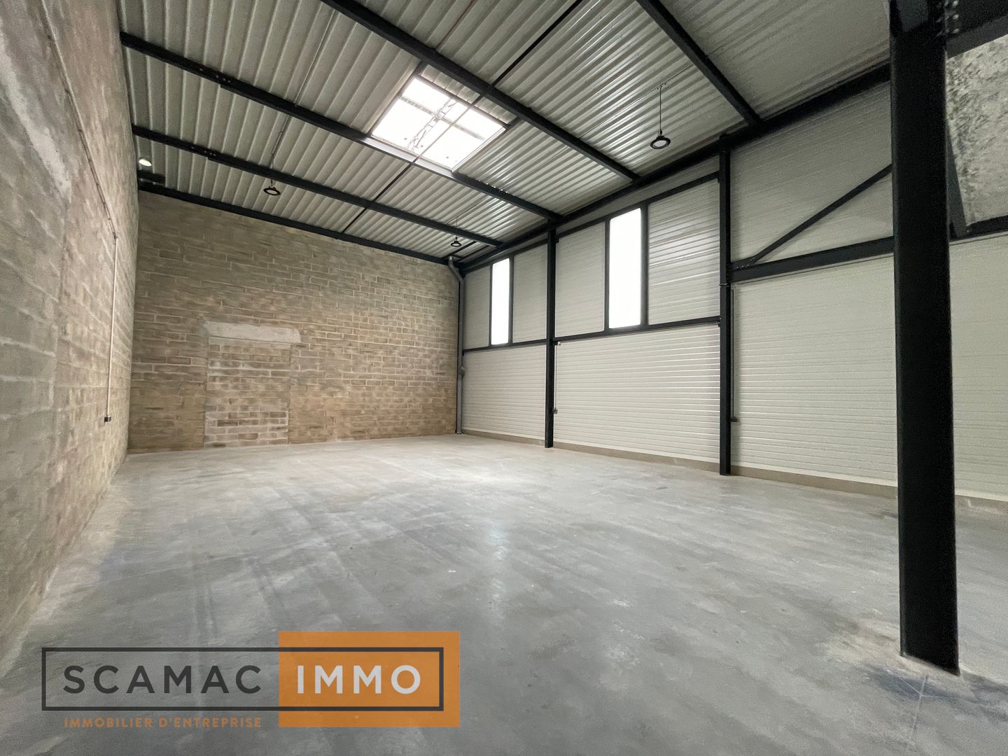 local d'activités de 270m², Lieusaint (Seine-et-Marne)