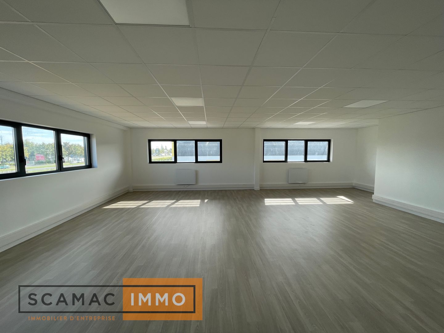 local d'activités de 270m², Lieusaint (Seine-et-Marne)