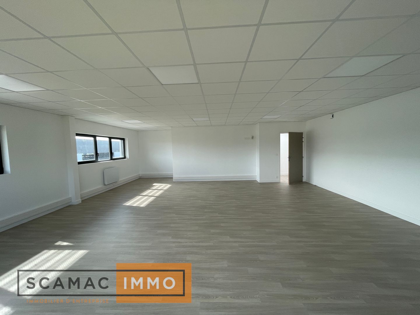 local d'activités de 270m², Lieusaint (Seine-et-Marne)