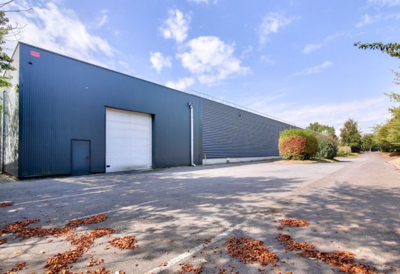 local d'activités de 3 437m², Tremblay-en-France (Seine-Saint-Denis)