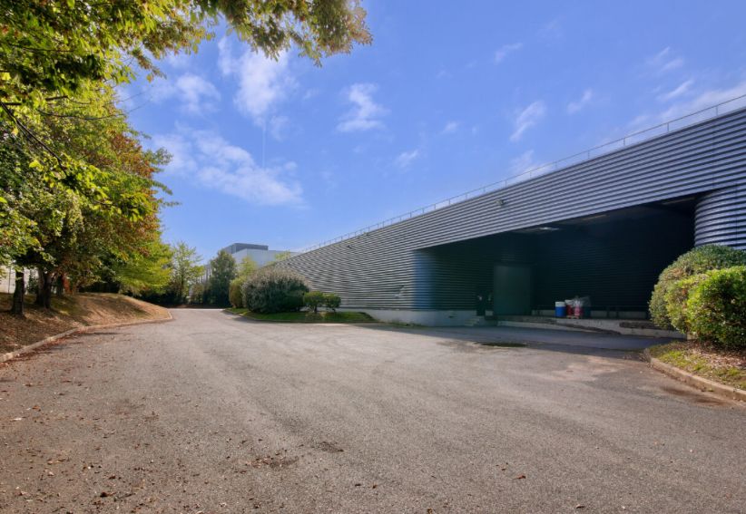 local d'activités de 3 437m², Tremblay-en-France (Seine-Saint-Denis)