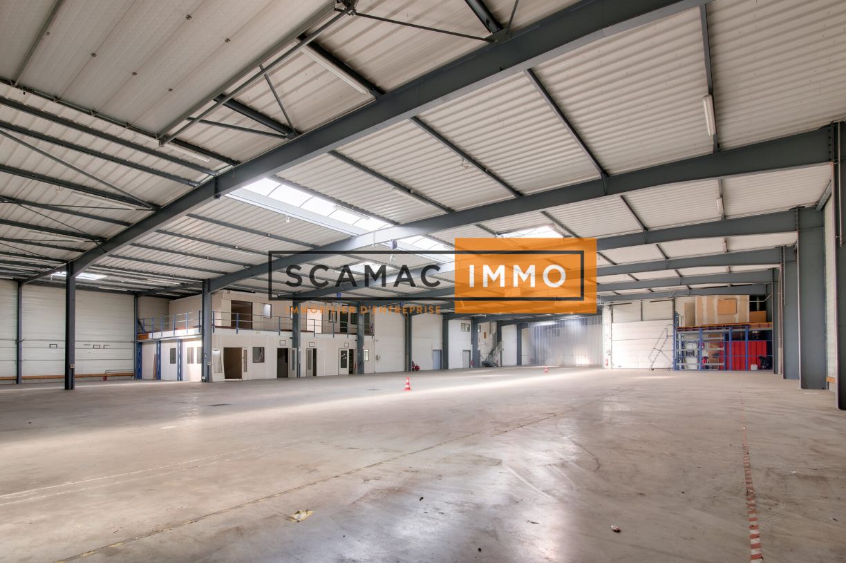 local d'activités de 3 437m², Tremblay-en-France (Seine-Saint-Denis)