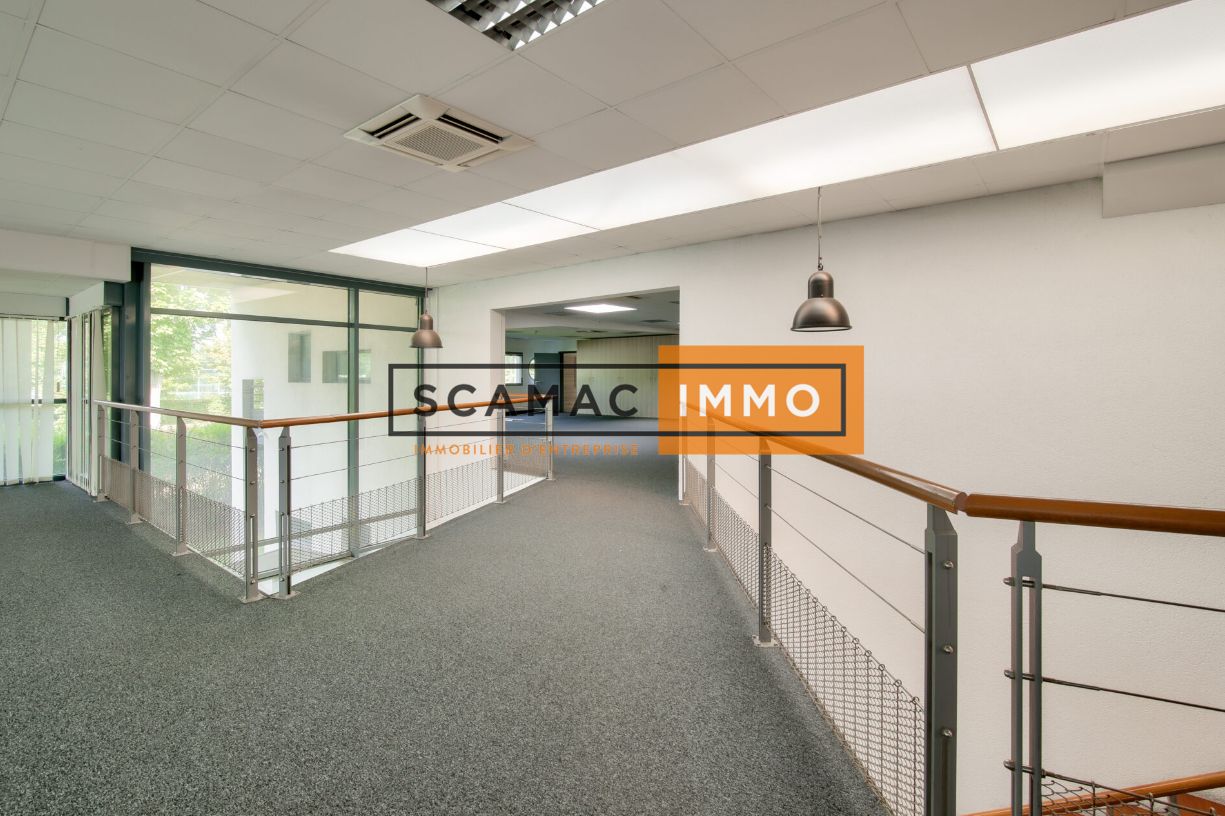 local d'activités de 3 437m², Tremblay-en-France (Seine-Saint-Denis)