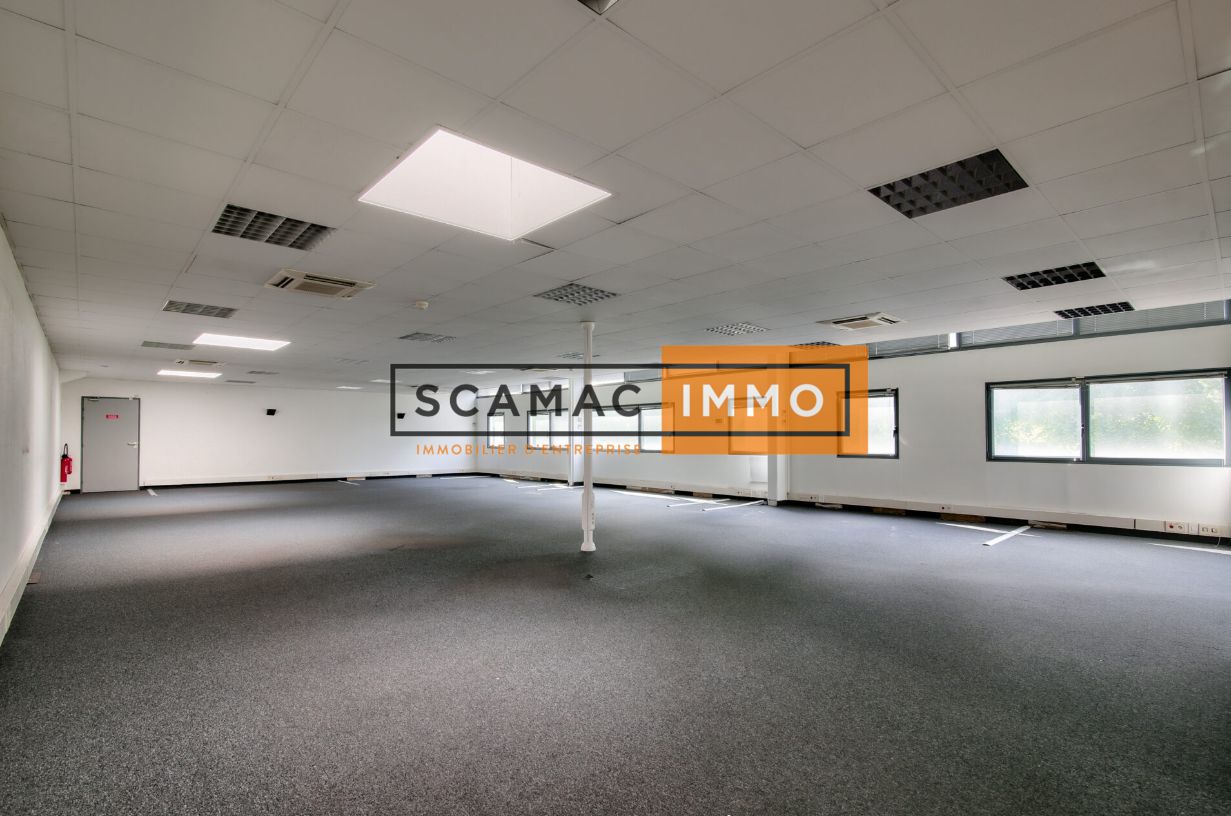 local d'activités de 3 437m², Tremblay-en-France (Seine-Saint-Denis)
