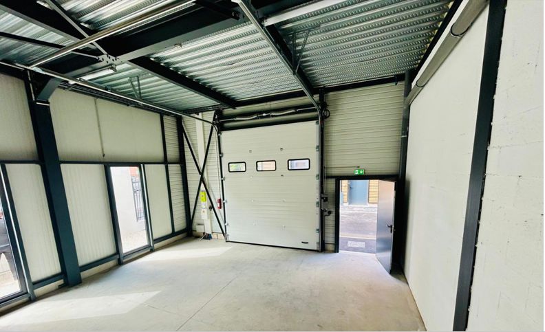 local d'activités de 180m², Bagnolet (Seine-Saint-Denis)