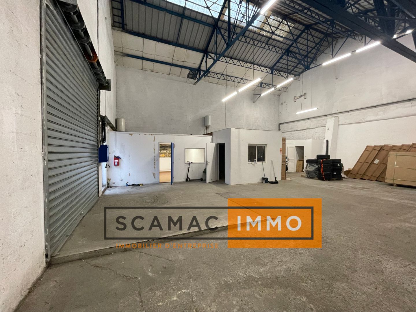 local d'activités de 370m², Marseille 11 (Bouches-du-Rhône)