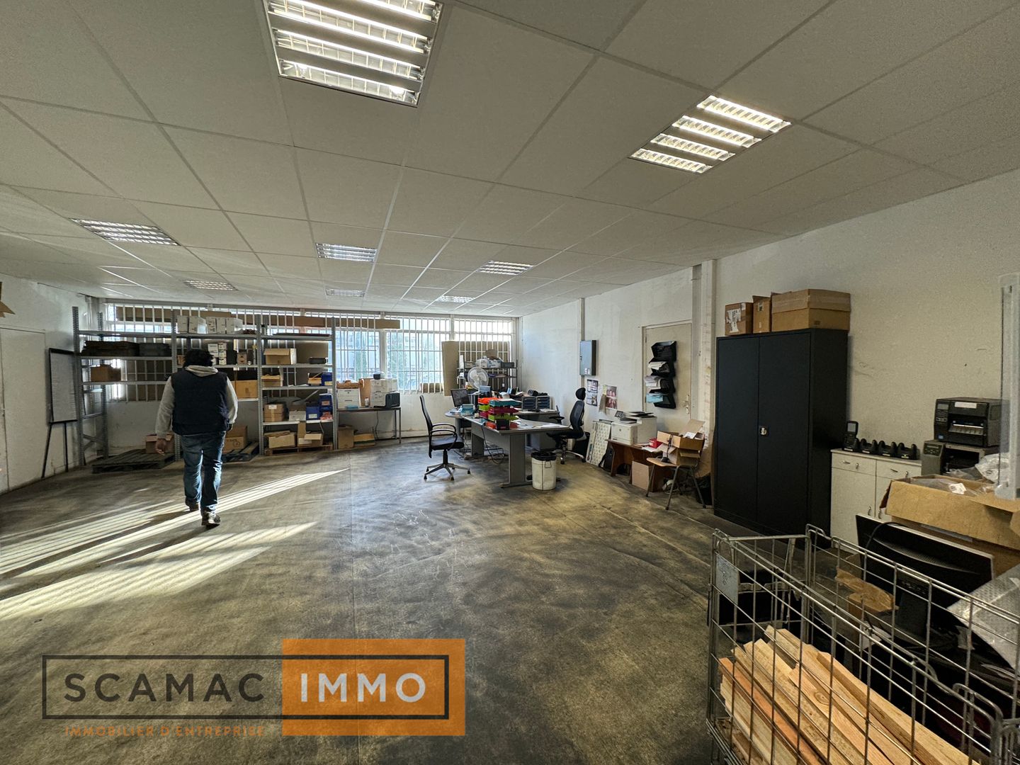 entrepôt de 6&nbsp;300m², Villebon-sur-Yvette (Essonne)