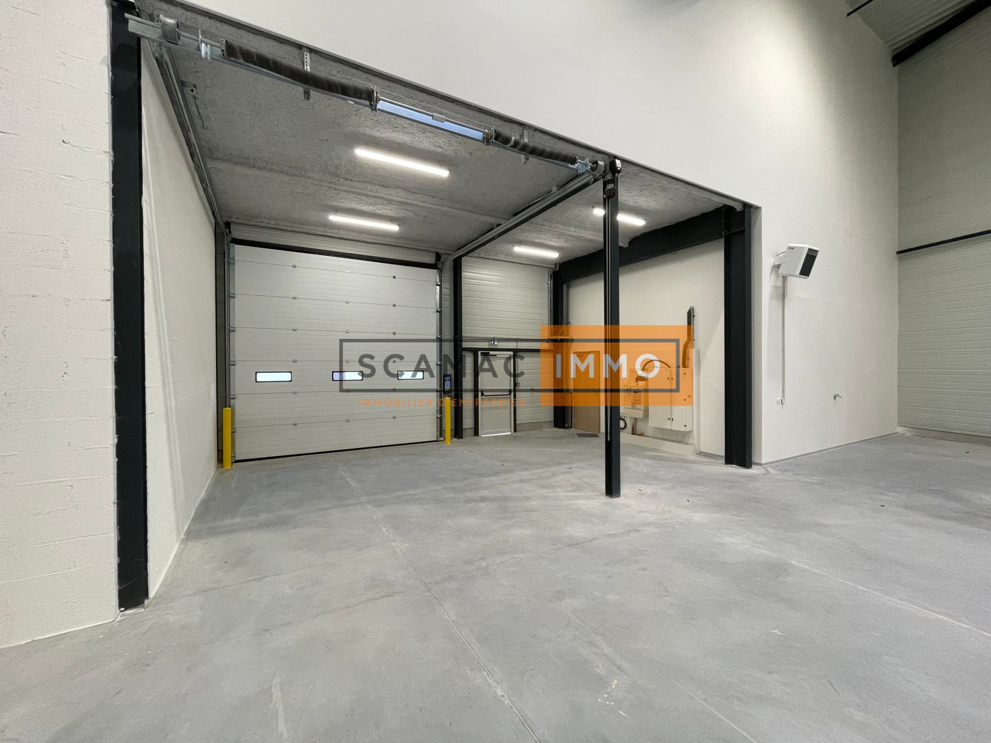 local d'activités de 531m², Osny (Val-d'Oise)