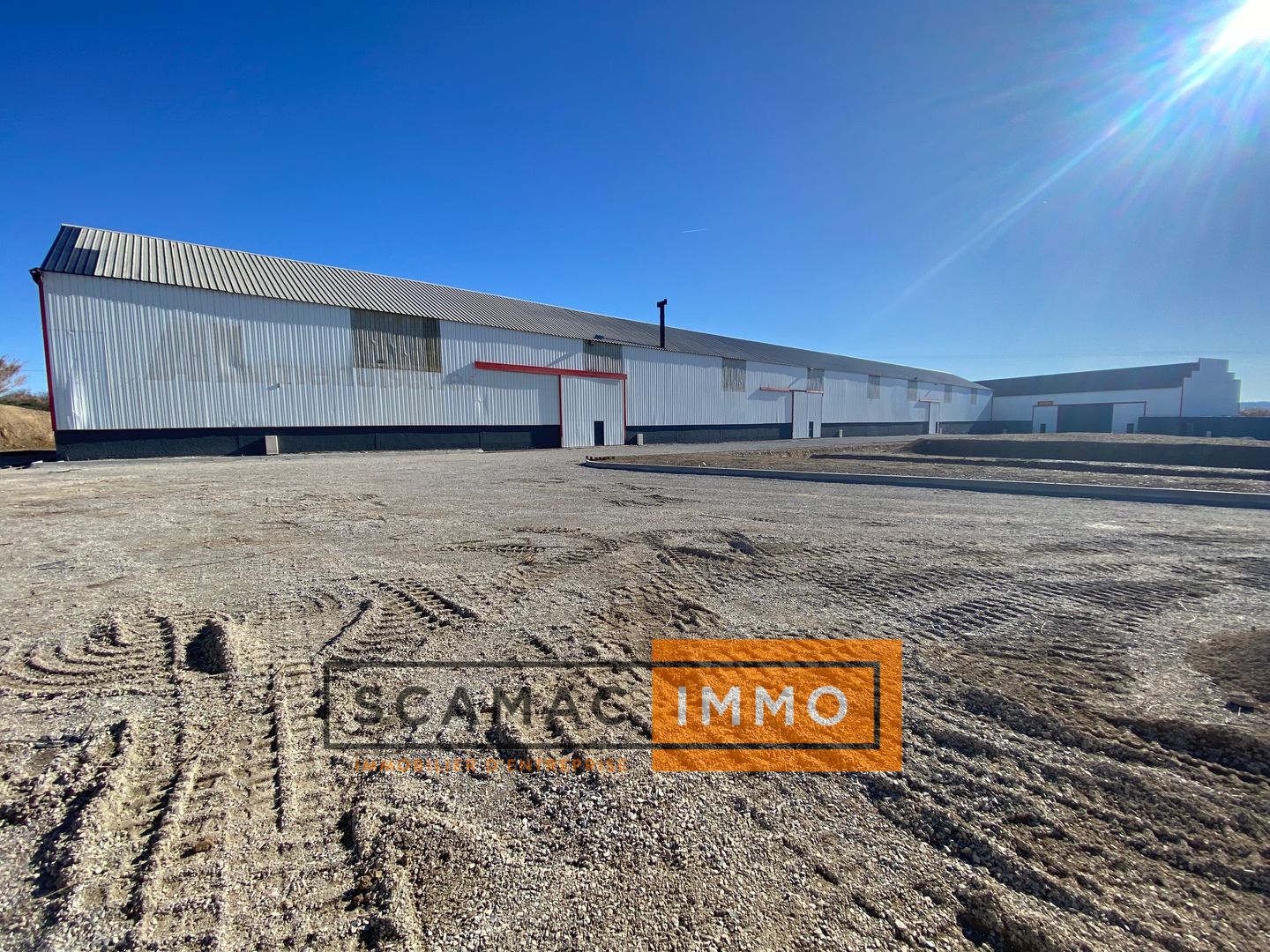 local d'activités de 336m², Manosque (Alpes-de-Haute-Provence)