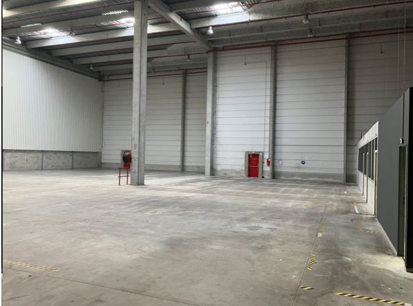 entrepôt de 300m², Marseille 15 (Bouches-du-Rhône)