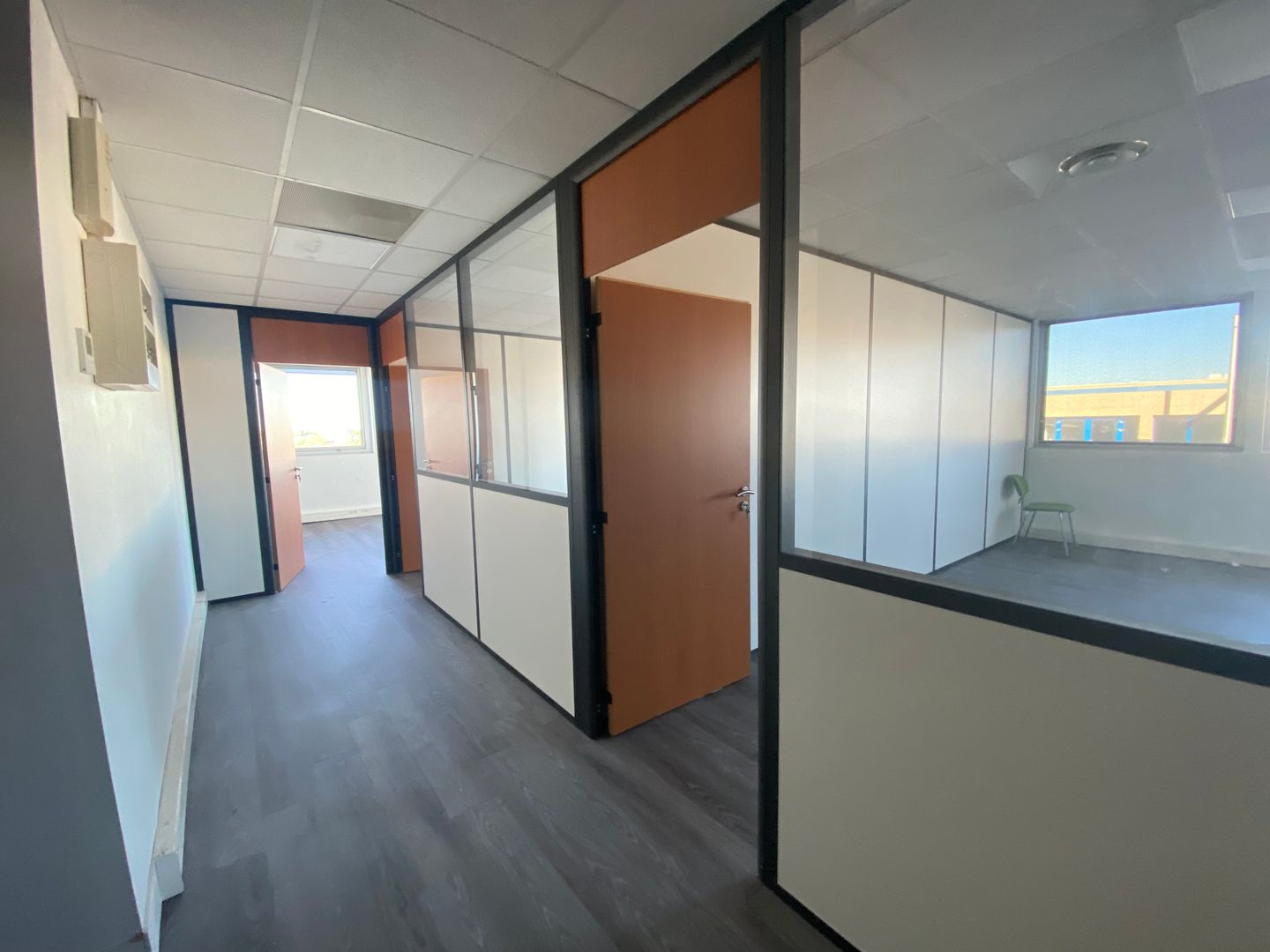 local d'activités de 270m², Marseille 14 (Bouches-du-Rhône)