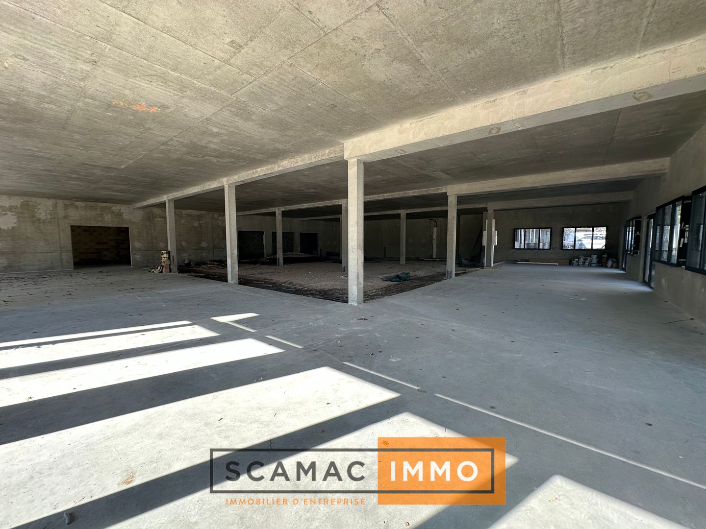 local commercial de 322m², Éguilles (Bouches-du-Rhône)