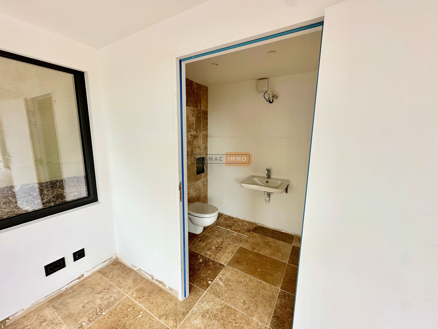 locaux mixtes de 120m², Sainte-Maxime (Var)