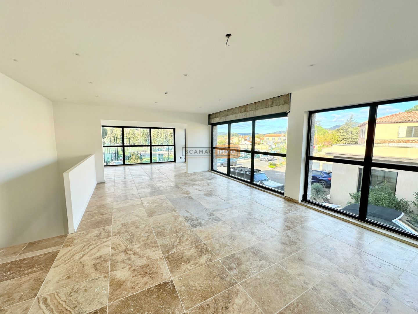 locaux mixtes de 120m², Sainte-Maxime (Var)