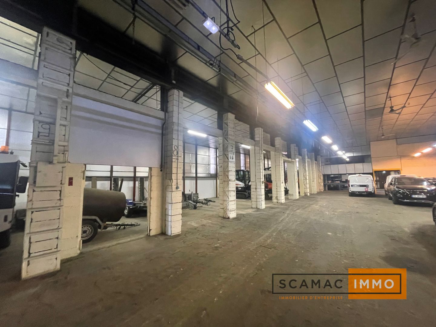 local d'activités de 2&nbsp;300m², Villeneuve-le-Roi (Val-de-Marne)