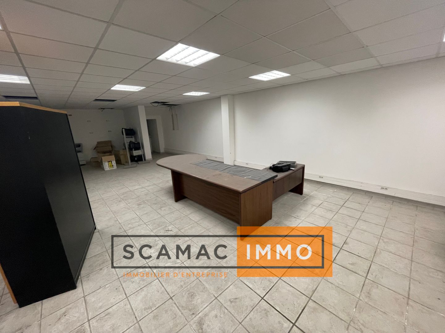 entrepôt de 2 000m², Marseille 10 (Bouches-du-Rhône)