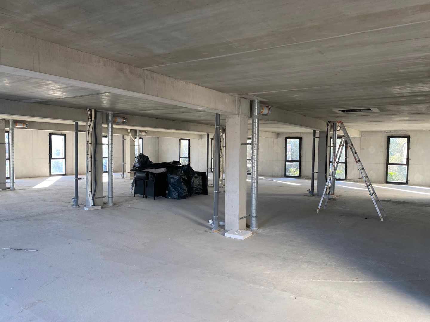 bureau de 416m², Ollioules (Var)