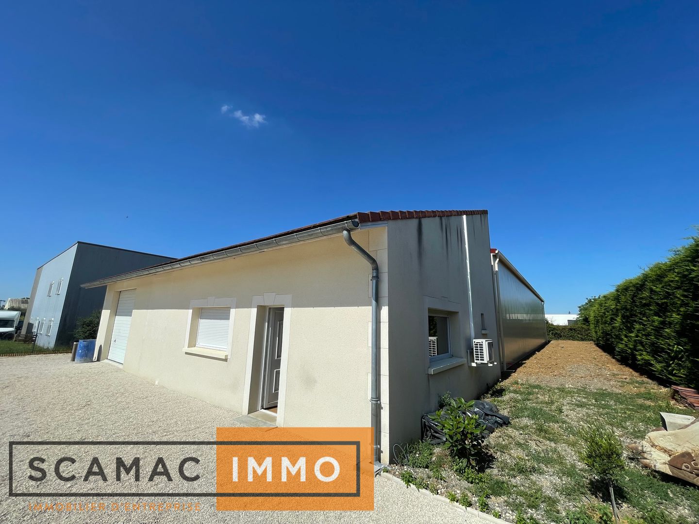 local d'activités de 575m², Angerville (Essonne)