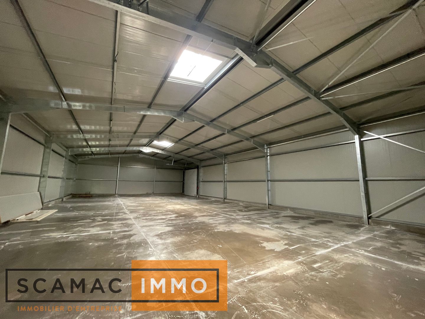 local d'activités de 575m², Angerville (Essonne)