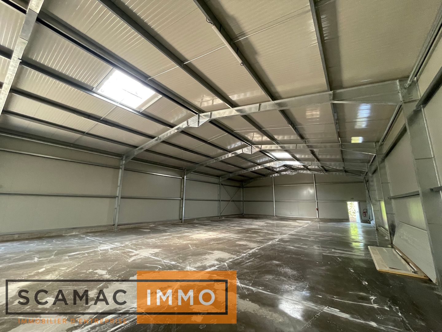 local d'activités de 575m², Angerville (Essonne)