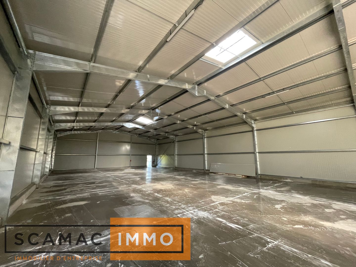 local d'activités de 575m², Angerville (Essonne)