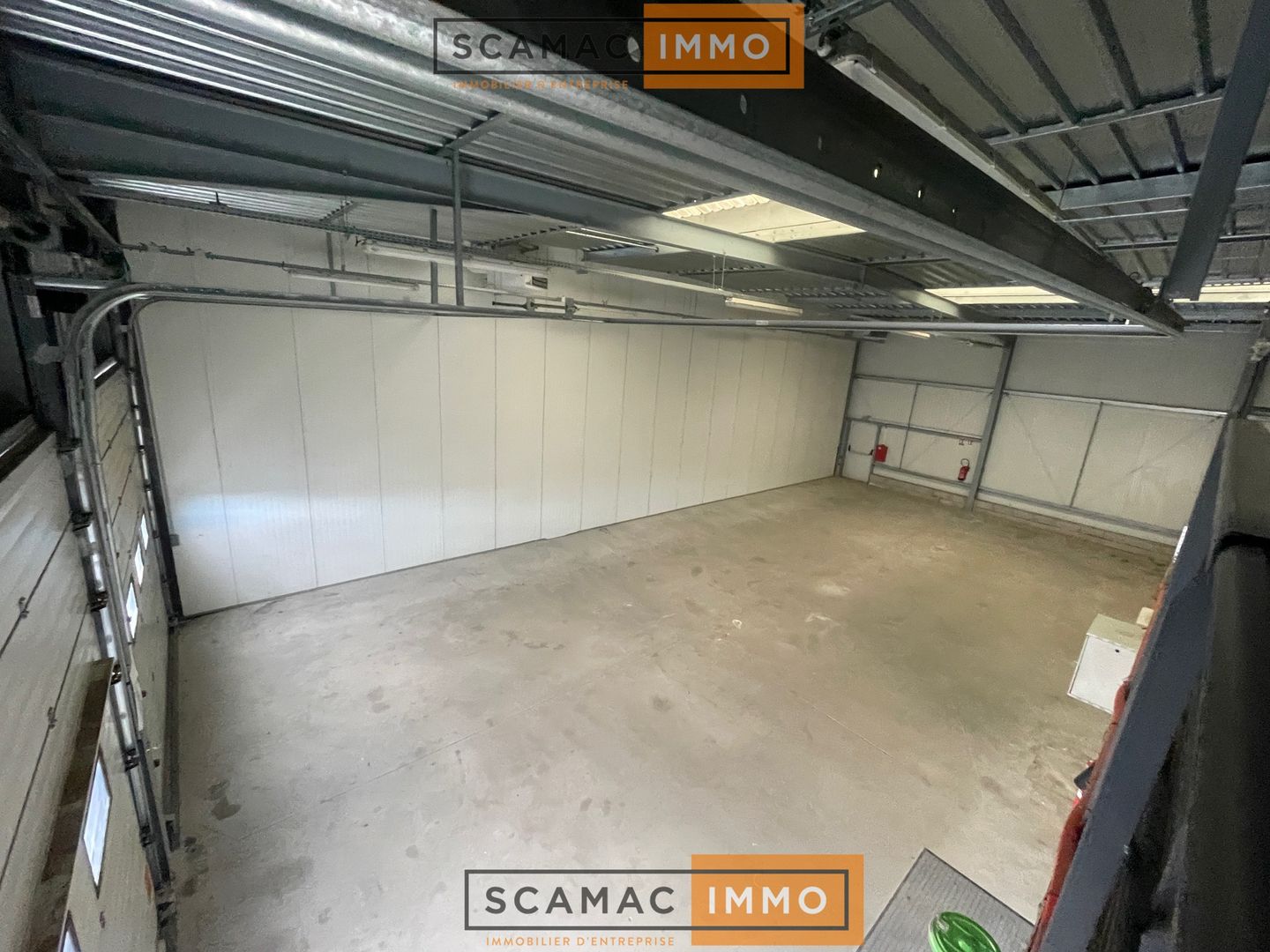local d'activités de 741m², Guibeville (Essonne)
