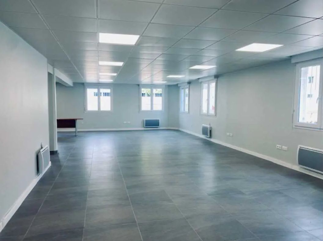 entrepôt de 319m², Vitry-sur-Seine (Val-de-Marne)
