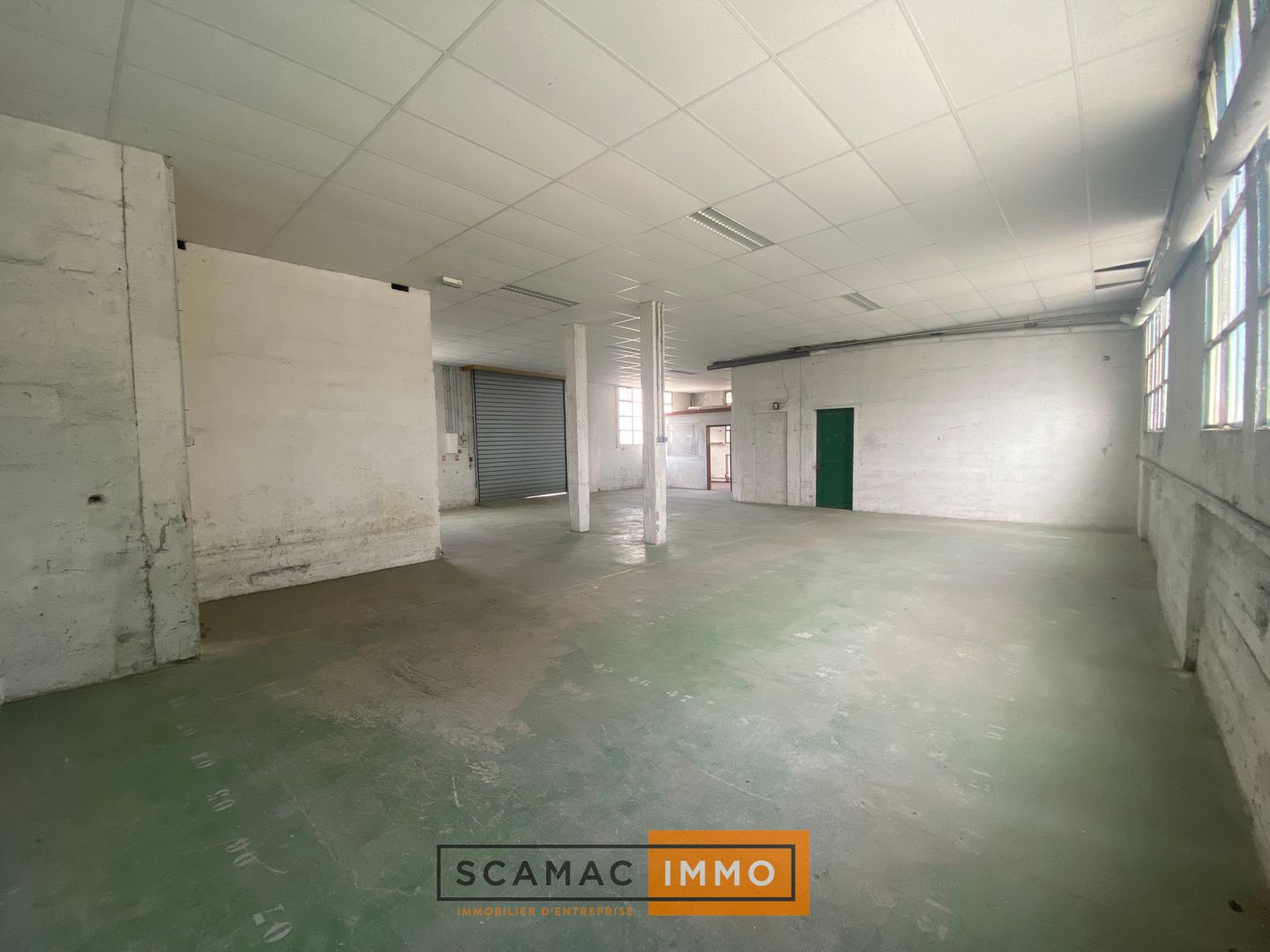 local d'activités de 157m², Gardanne (Bouches-du-Rhône)