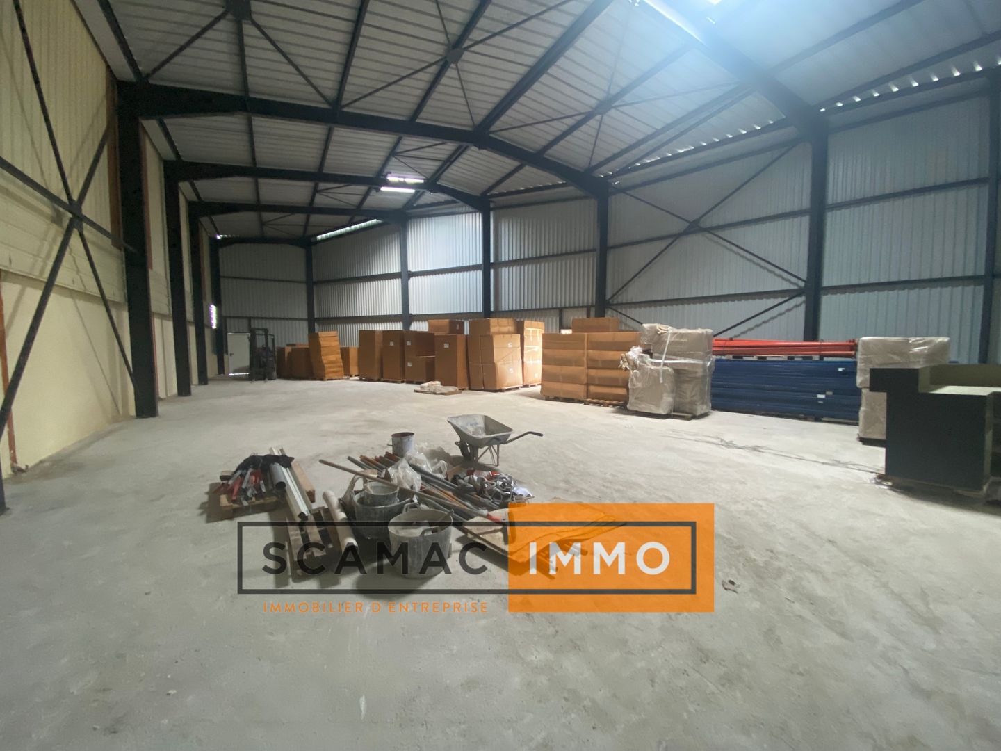 entrepôt de 350m², Gardanne (Bouches-du-Rhône)