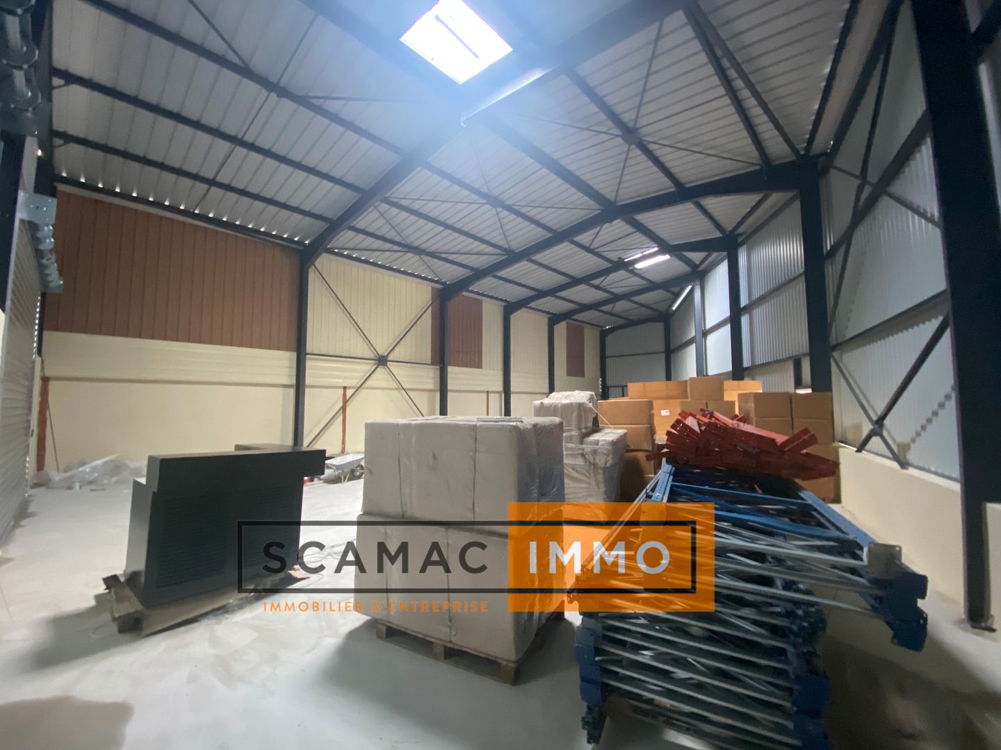 entrepôt de 350m², Gardanne (Bouches-du-Rhône)