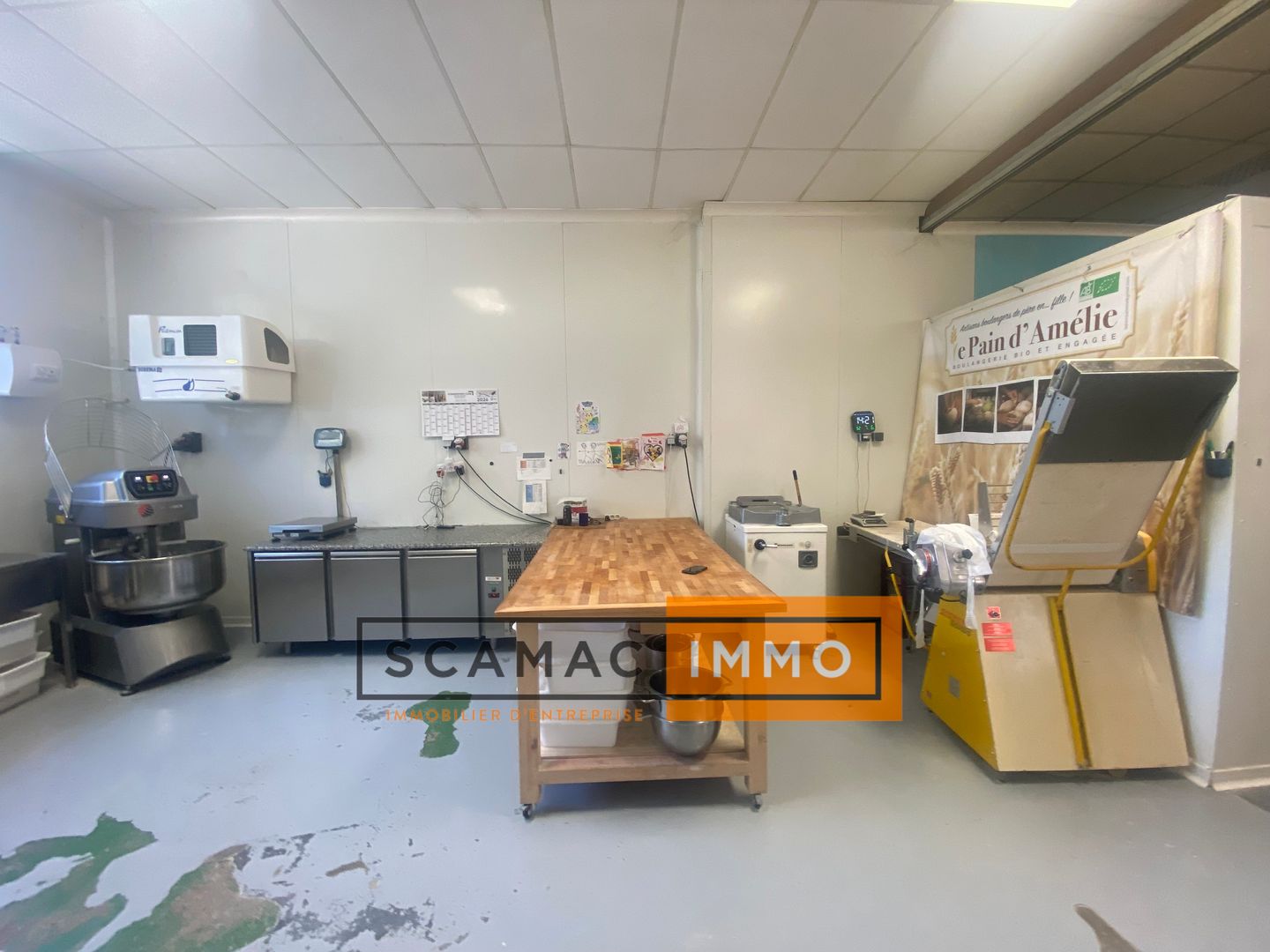 local d'activités de 115m², Gardanne (Bouches-du-Rhône)