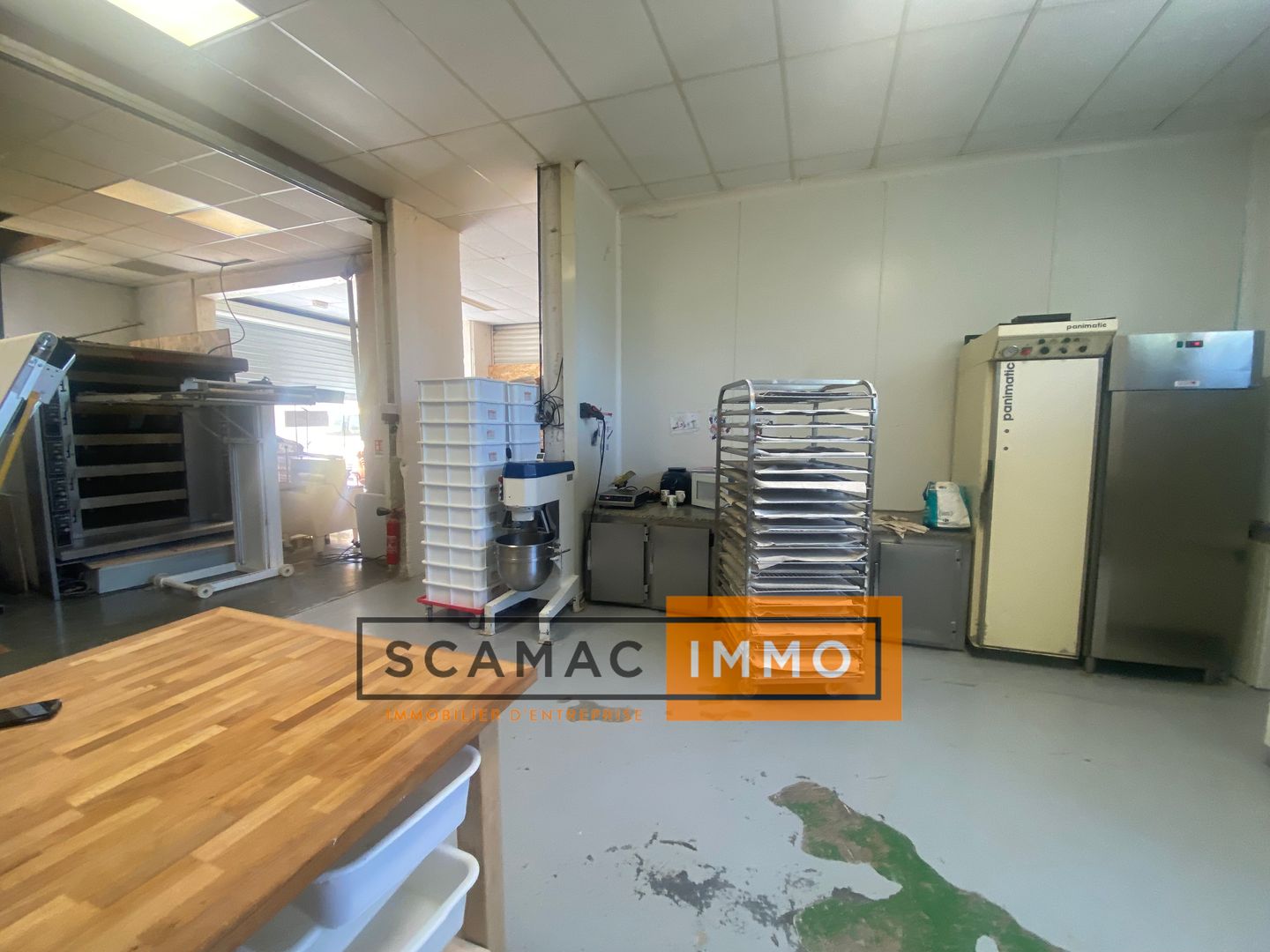 local d'activités de 115m², Gardanne (Bouches-du-Rhône)