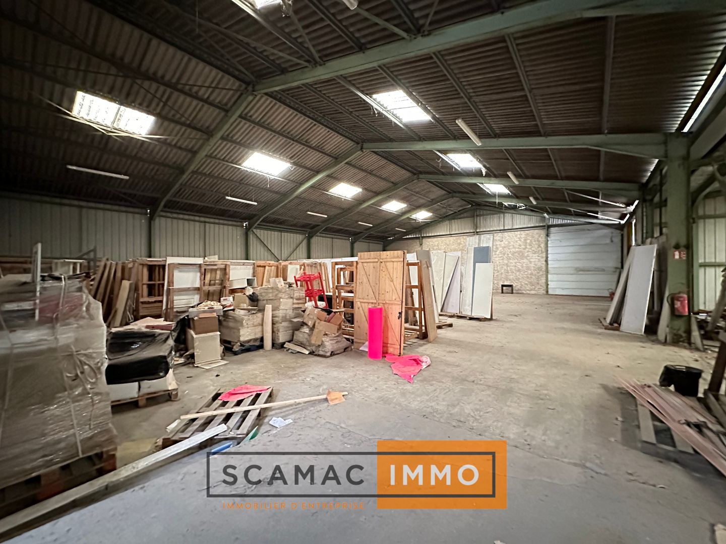 local d'activités de 800m², Gignac-la-Nerthe (Bouches-du-Rhône)