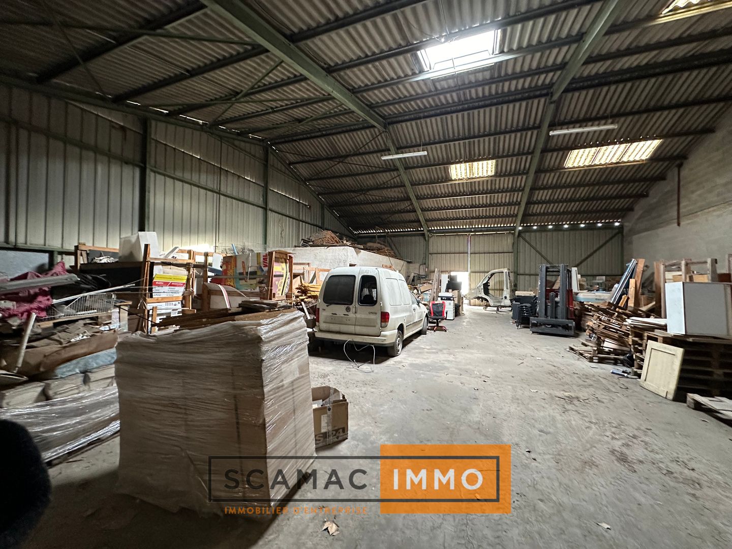 local d'activités de 800m², Gignac-la-Nerthe (Bouches-du-Rhône)