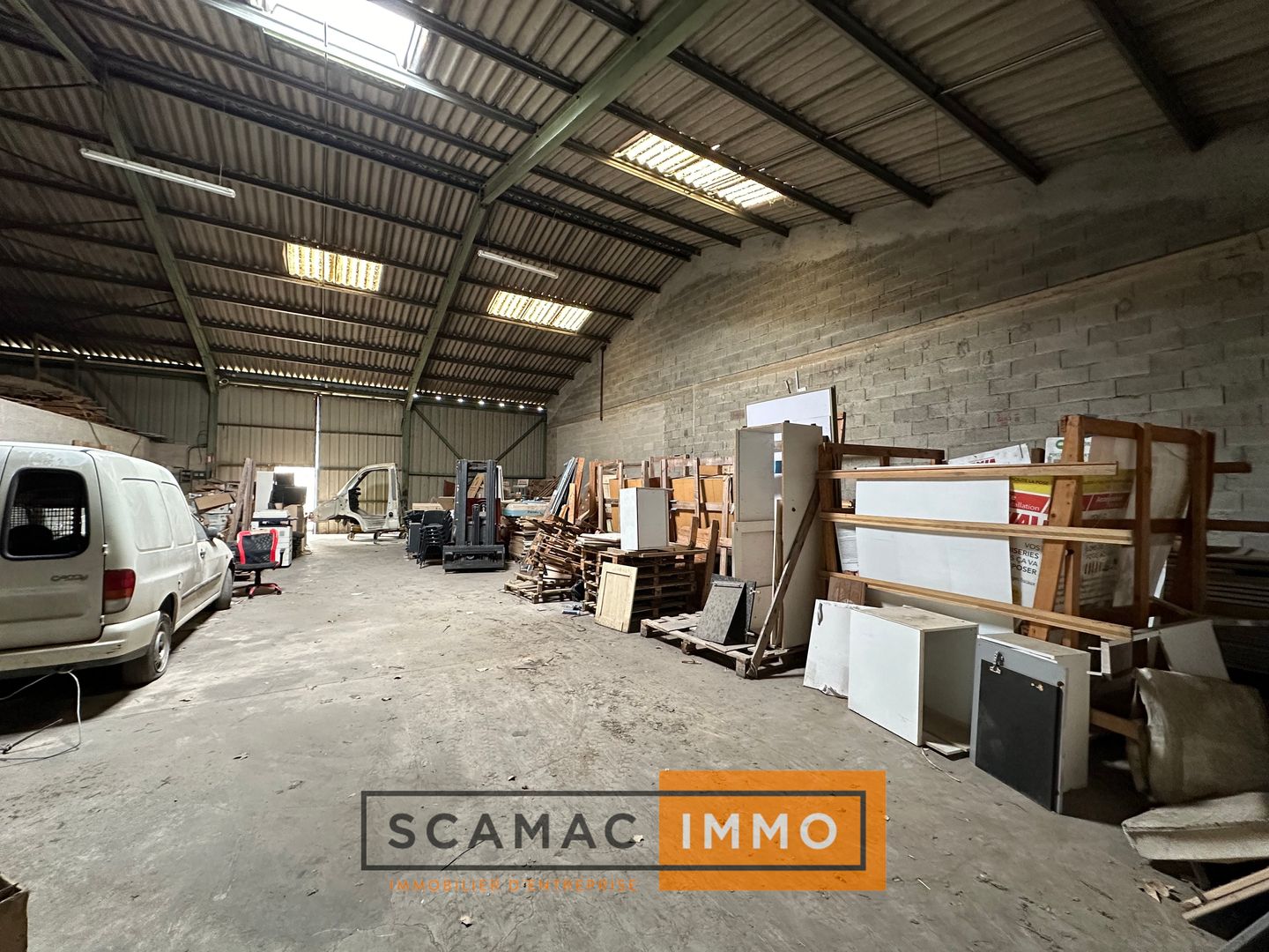 local d'activités de 800m², Gignac-la-Nerthe (Bouches-du-Rhône)