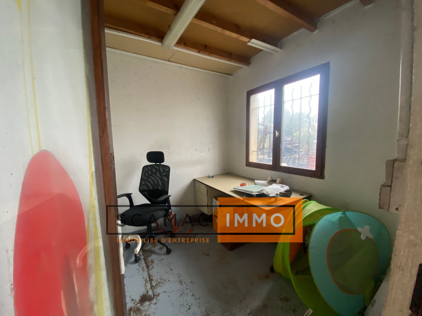 local d'activités de 300m², Gignac-la-Nerthe (Bouches-du-Rhône)