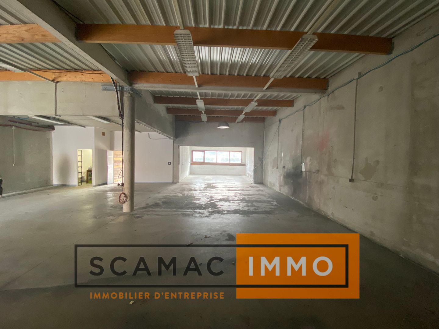 locaux mixtes de 221m², Châteauneuf-lès-Martigues (Bouches-du-Rhône)