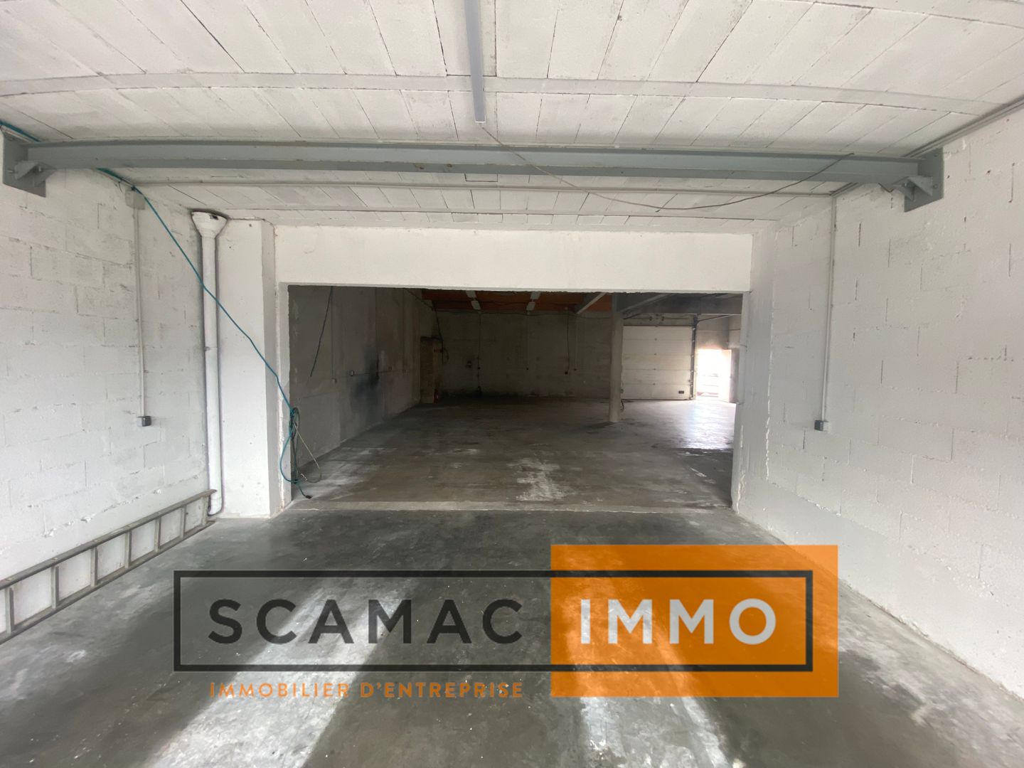 locaux mixtes de 221m², Châteauneuf-lès-Martigues (Bouches-du-Rhône)