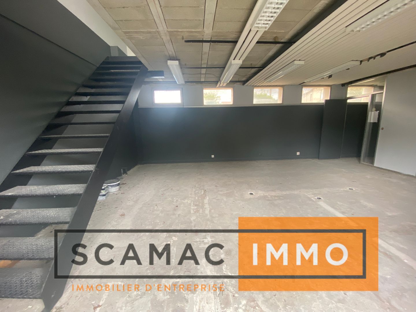 entrepôt de 100m², Châteauneuf-lès-Martigues (Bouches-du-Rhône)