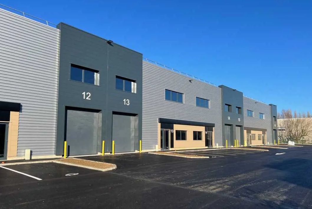 local d'activités de 331m², Buc (Yvelines)