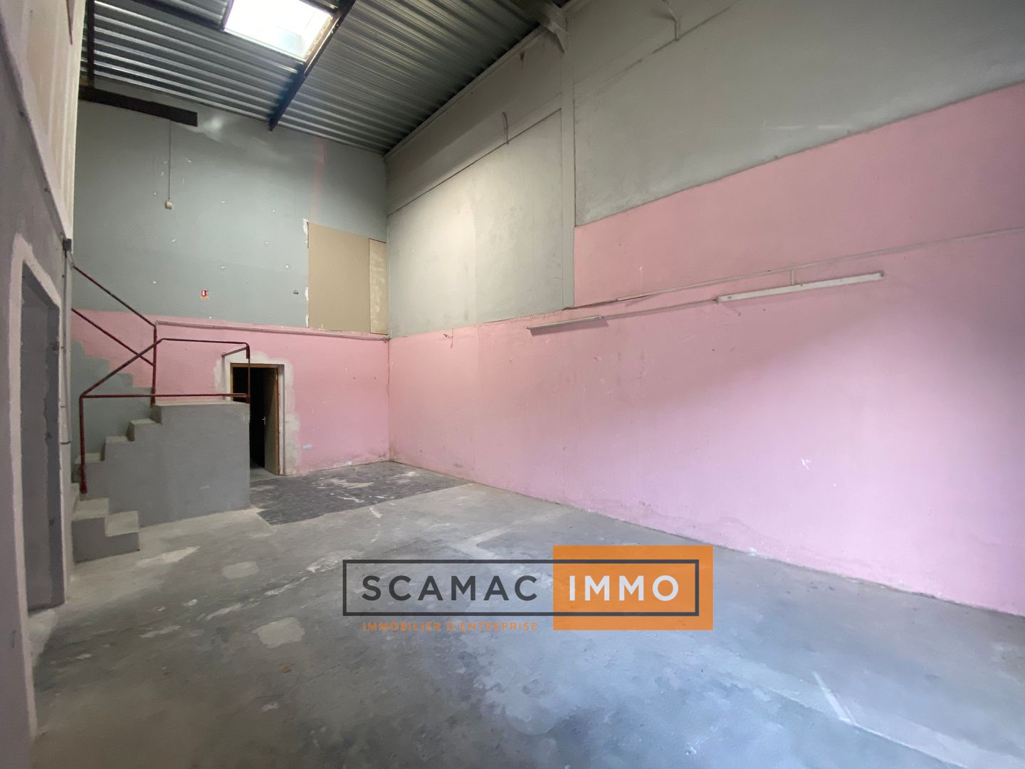 local commercial de 128m², Venelles (Bouches-du-Rhône)