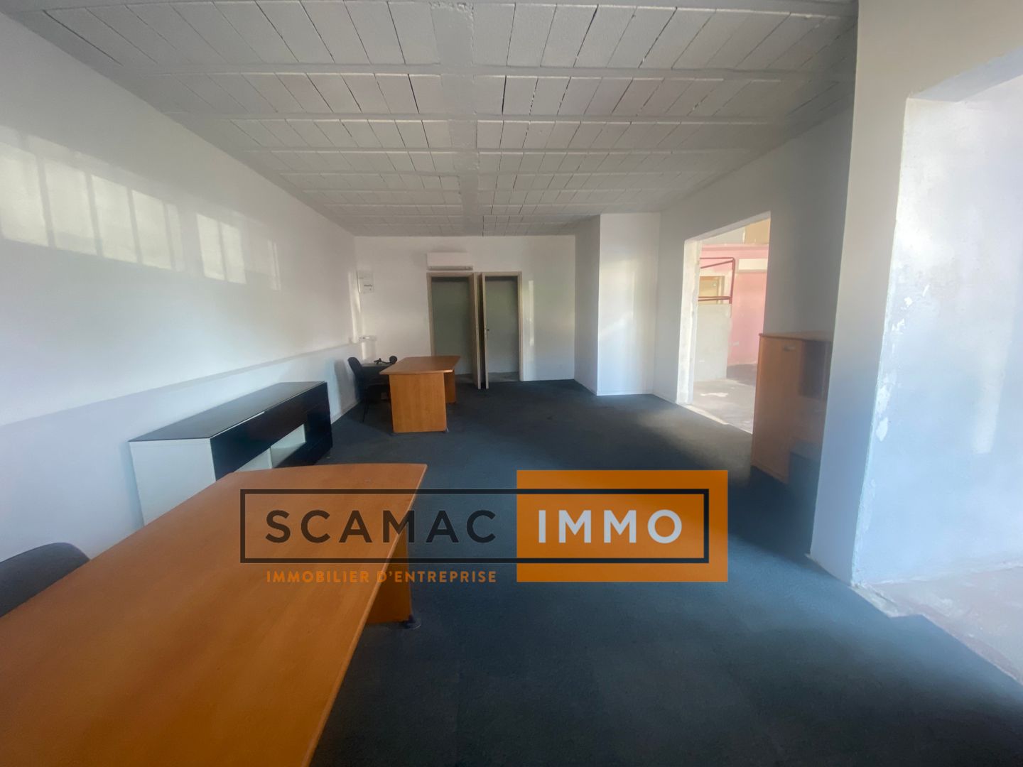 local commercial de 128m², Venelles (Bouches-du-Rhône)