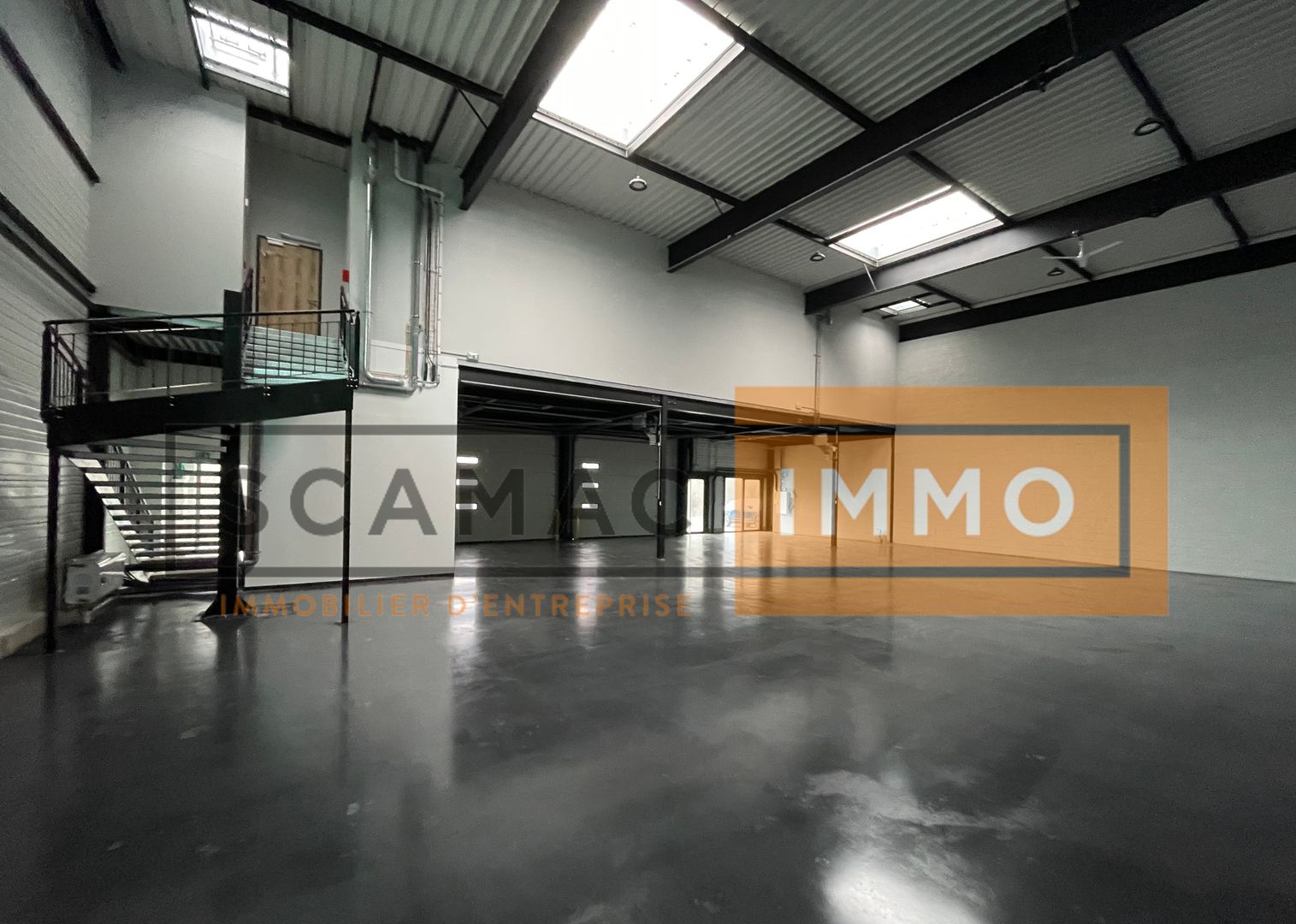 local d'activités de 472m², Courtry (Seine-et-Marne)
