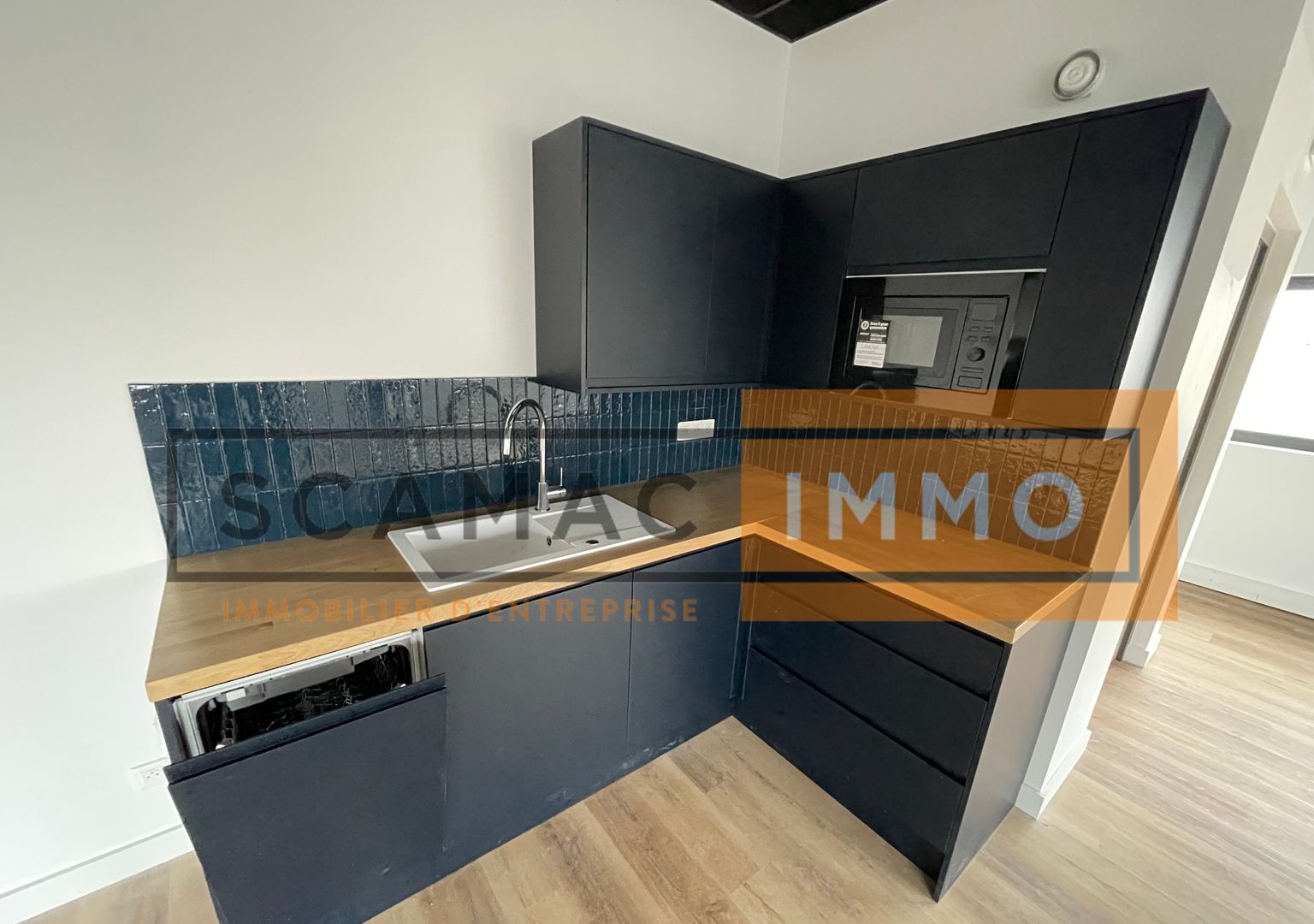 local d'activités de 472m², Courtry (Seine-et-Marne)